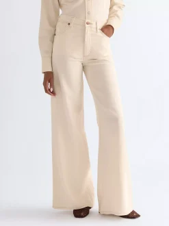 Canyon Loose Lightweight Jean