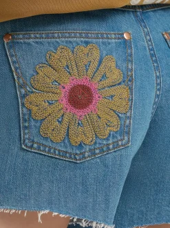 Lainey Wilson x Wrangler Embroidered Cowboy Short 7.62cm