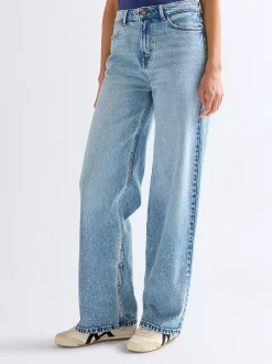 Loose Straight Jean