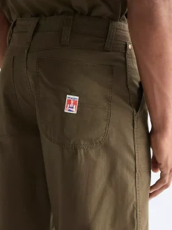 Relaxed Lightweight Utility Short