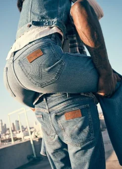 Relaxed Lightweight Utility Short
